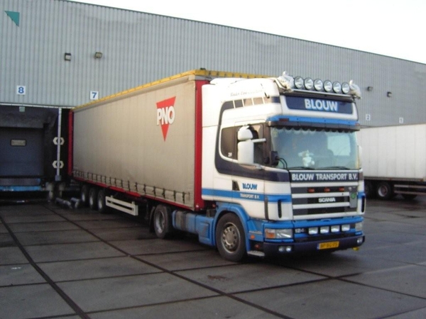 Blouw