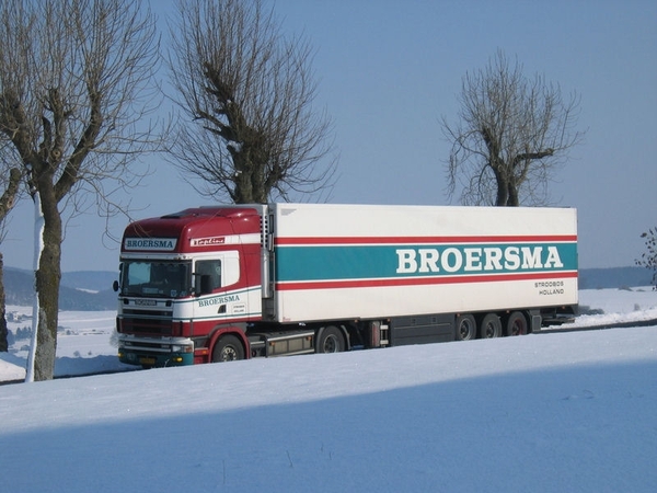 Broersma   in de sneeuw