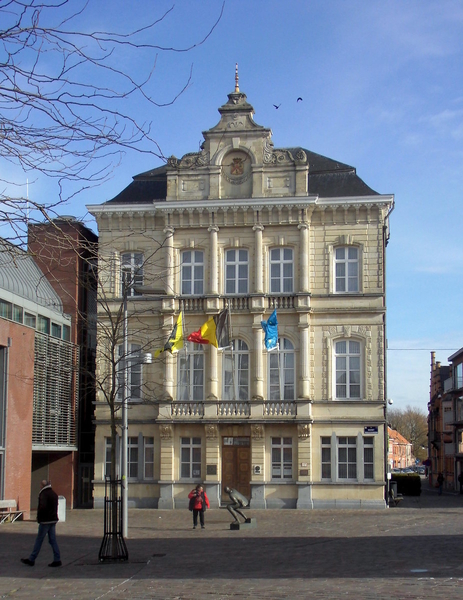 16 Stadhuis..