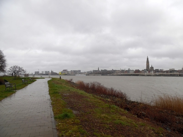 66-Linkeroever en zicht op Antwerpen