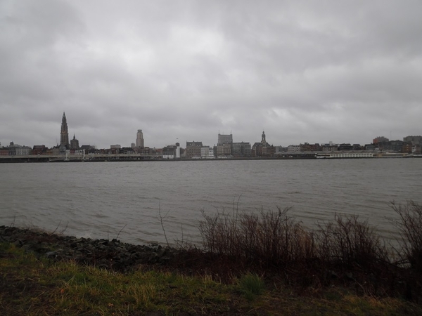 68-Zicht op O.L.Vrouwkathedraal en Schelde
