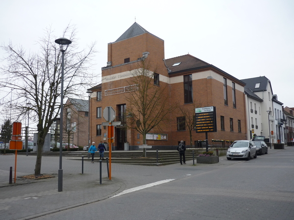 150406 LA HULPE GEMEENTEHUIS