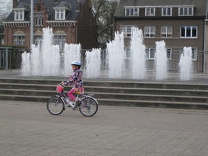 37) Jana op de fiets