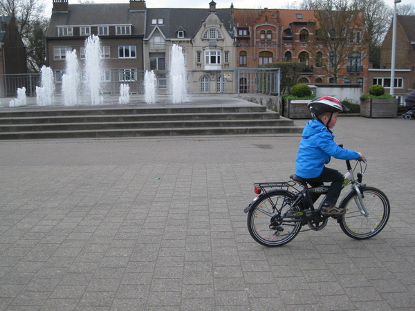 38) Ruben op de fiets