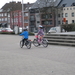 39) Samen op het stationsplein te Halle