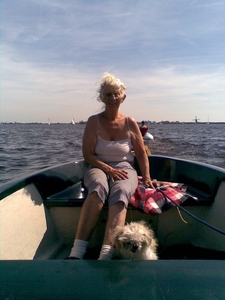 mijn vrouw in ons bootje
