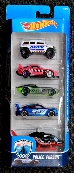 IMG_4579_Hot-Wheels_5-Pack-Police-Pursuit_Mazda-RX7-FD_Pearl-Hot-