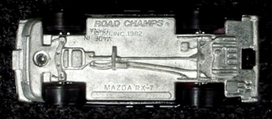 P1330087_Road-Champs_Mazda-RX-7-SA_blackredwhite_1982_JRI_base