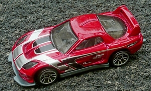 P1430380_Hot-Wheels_Mazda_RX-7-FD_24-Seven_Met-red_Black-White-Si