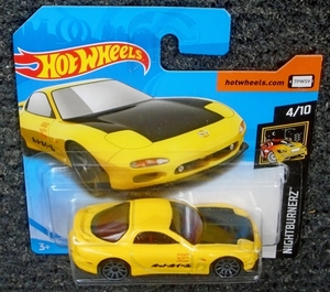 DSC05534_Hot-Wheels_Mazda-RX-7-FD_geel-zwart_hotwheels-katakana-