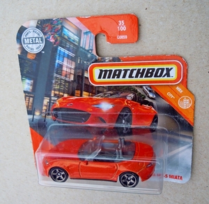 DSCN5232_Matchbox_2015-Mazda-MX-5-MIata-Eunos-Roadster_Metalflake