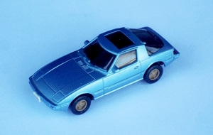 DSCN5385_Takara_Silhouette_1op80_1982-Mazda-Savanna-RX-7-SA_blauw