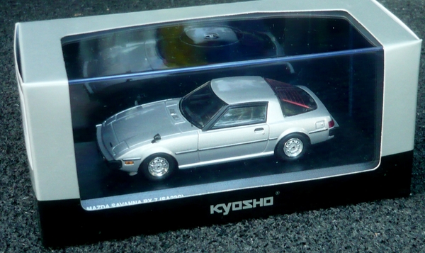 Kyosho_1op43_Mazda_RX-7-SA-Savanna_Silver_03286s_1of1008_17e_P140