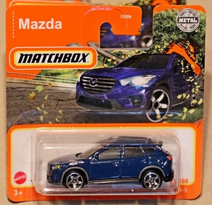 IMG_1192_Matchbox_2016-Mazda-CX-5_Dark-blue_grey-int_black-plas-T