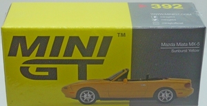 DSCN8077_Mini-GT_Mazda-Miata-MX-5-NA-cabrio_Sunburst-Yellow_LHD_M