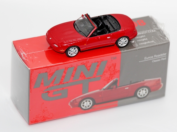 IMG_1203_Mini-GT_Eunos-Roadster_RHD_Mazda-Miata-MX-5-NA_Classic-R