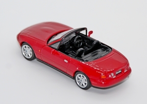 IMG_1204_Mini-GT_Eunos-Roadster_RHD_Classic-Red_