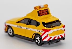 IMG_2140_Tomica_93-12-1_Mazda-CX-5-Road-Patrol-Car_トミカ No.9