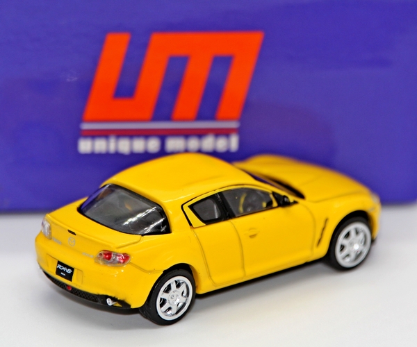 IMG_3102_Unique-Model_Dongguan-Qule_1op64_Mazda-RX-8_geel_backvie