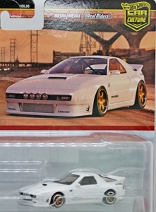 IMG_3114_HotWheels-Premium_Mazda_RX-7-FC-Pandem_wit_25e_2021