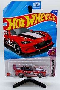 IMG_3690_HotWheels_2015-Mazda-MX-5-Miata_met-red_black&white-stri