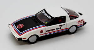 IMG_3710_Kyosho_1op43_Mazda-Savanna-RX-7-SA_Racing-Beat_1978-Bonn