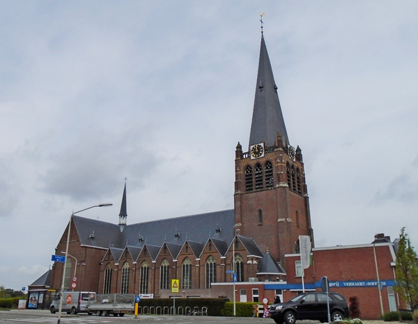 k049_DSC01029_2015_05_09_Arocaan_HoogerHeide_OLVhemelvaart-Kerk
