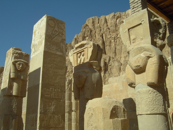 De tempel van Hatsjepsoet