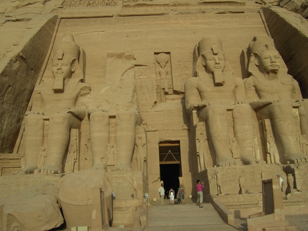 Abu Simbel � de tempel van Ramses II en de tempel van Hathor