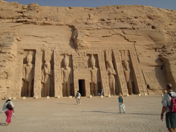 Abu Simbel � de tempel van Ramses II en de tempel van Hathor