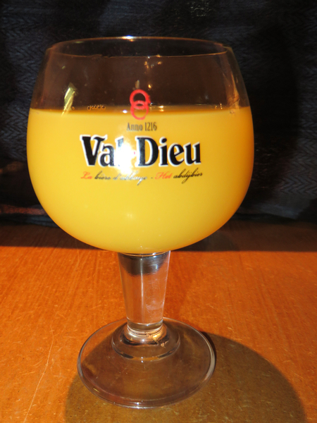 Val Dieu met een aparte kleur en smaak