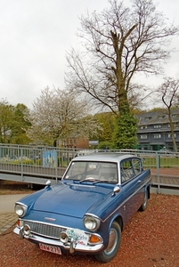 i10_DSC00691_2015_04_26_Lenterit_Lommel_StationAs_Ford_Anglia_bla