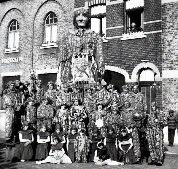 Reus en Groep Onbekend -1930,Diksmuide???