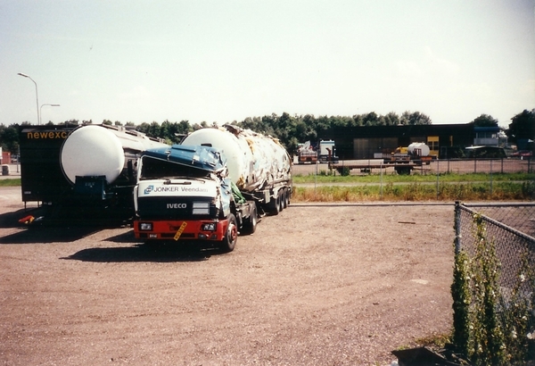 Jonker 81 na ongeluk op rotonde Gieten