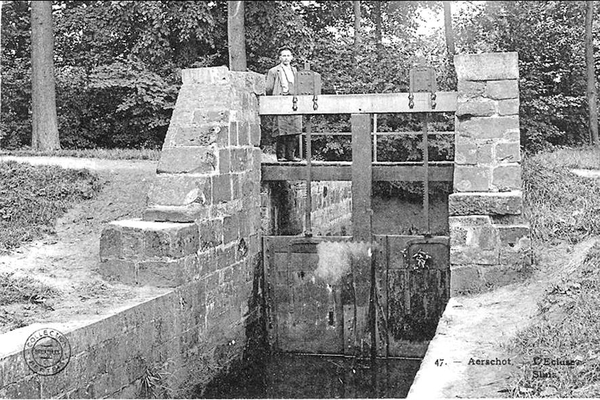 10995705_478473572303060_5591648647144738796_n