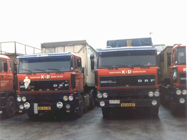 2 X DAF 3300