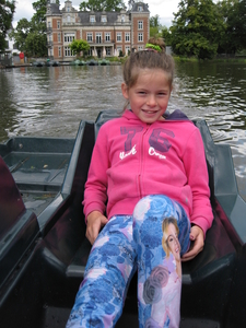 09) Jana in de pedalo