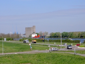 Yara Gas III voor brug.