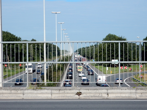 03-2 uur file na een ongeval ter hoogte van Oostkamp