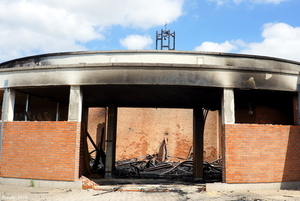 ARDOOIE- Tassche kerk uitgebrand-5-8-2015