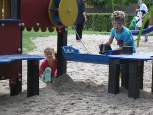 42) Samen werken in het zand