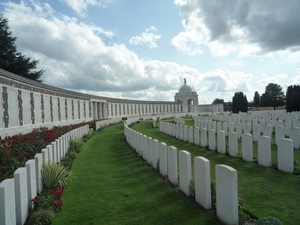 2f Brits oorlogskerkhof Tyne Cot  bij Passendale _P1220417