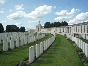 2f Brits oorlogskerkhof Tyne Cot  bij Passendale _P1220418