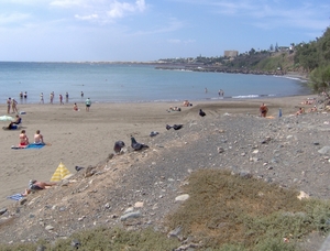 Ook de duifjes genieten van het warme strand...