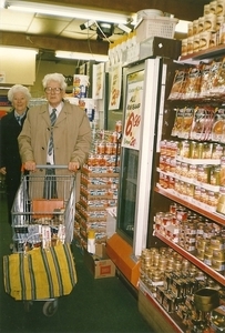 mijn ouders, boodschappen doen.