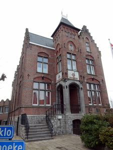 28- Gemeentehuis