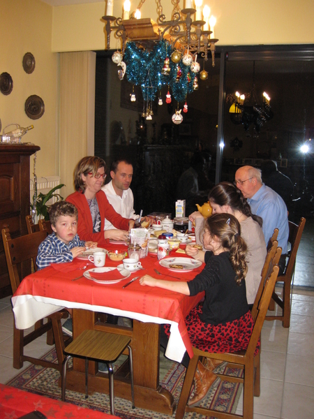 49) Beslagwafels en broodjes eten