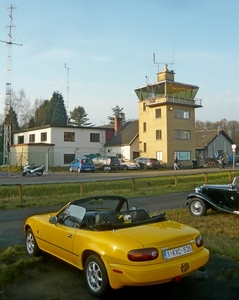 P1410562_2015-12-20_WoW_Mazda-Miata-MX5_Yellow_Marsupilami