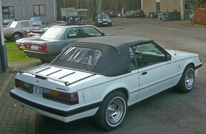 P1410582_2015-12-20_WoW_Ford-Mustang-Cabrio-white_o-azc-462