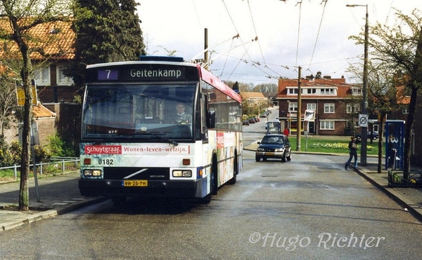 Connexxion 0182, Arnhem Schuttersbergplein, 06-04-2004